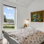 Sigrun - 300m From The Sea By Interhome Nyaraló